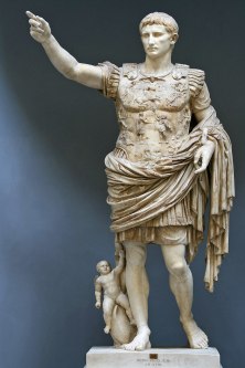 1200px-Statue-Augustus